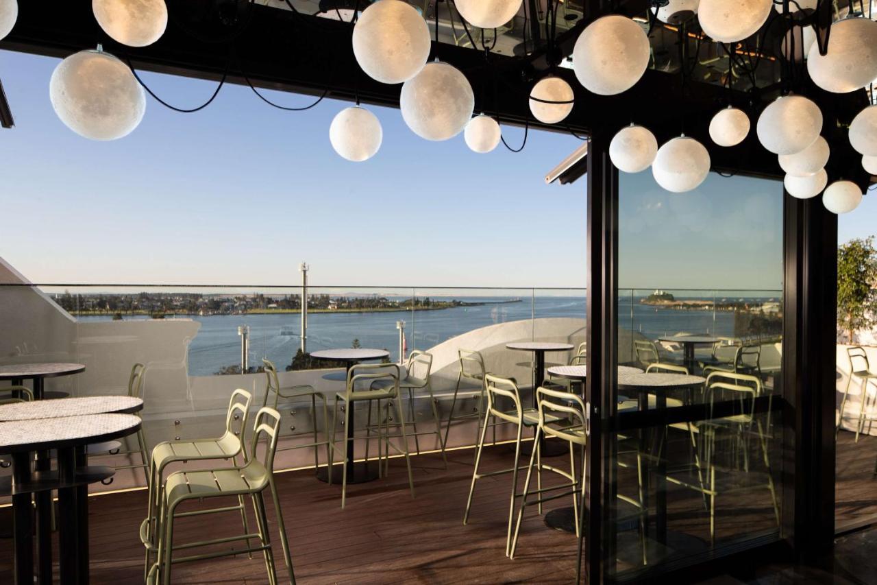 Qt Newcastle 호텔 외부 사진 The rooftop bar at the Hotel del Coronado