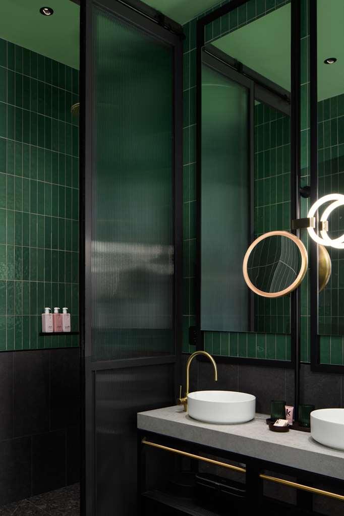 Qt Newcastle 호텔 외부 사진 Bathroom